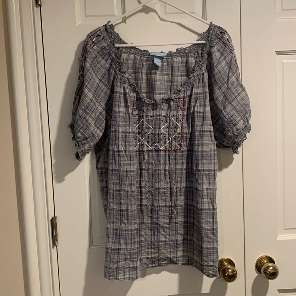 ❤️🩶Beautiful Plaid Peasant Top🩶❤️